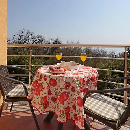 Starry Night - Smart Tv, Extra Big Bed, Big Bathtub, Private Parking, Sea View, Wifi, 2bedrooms